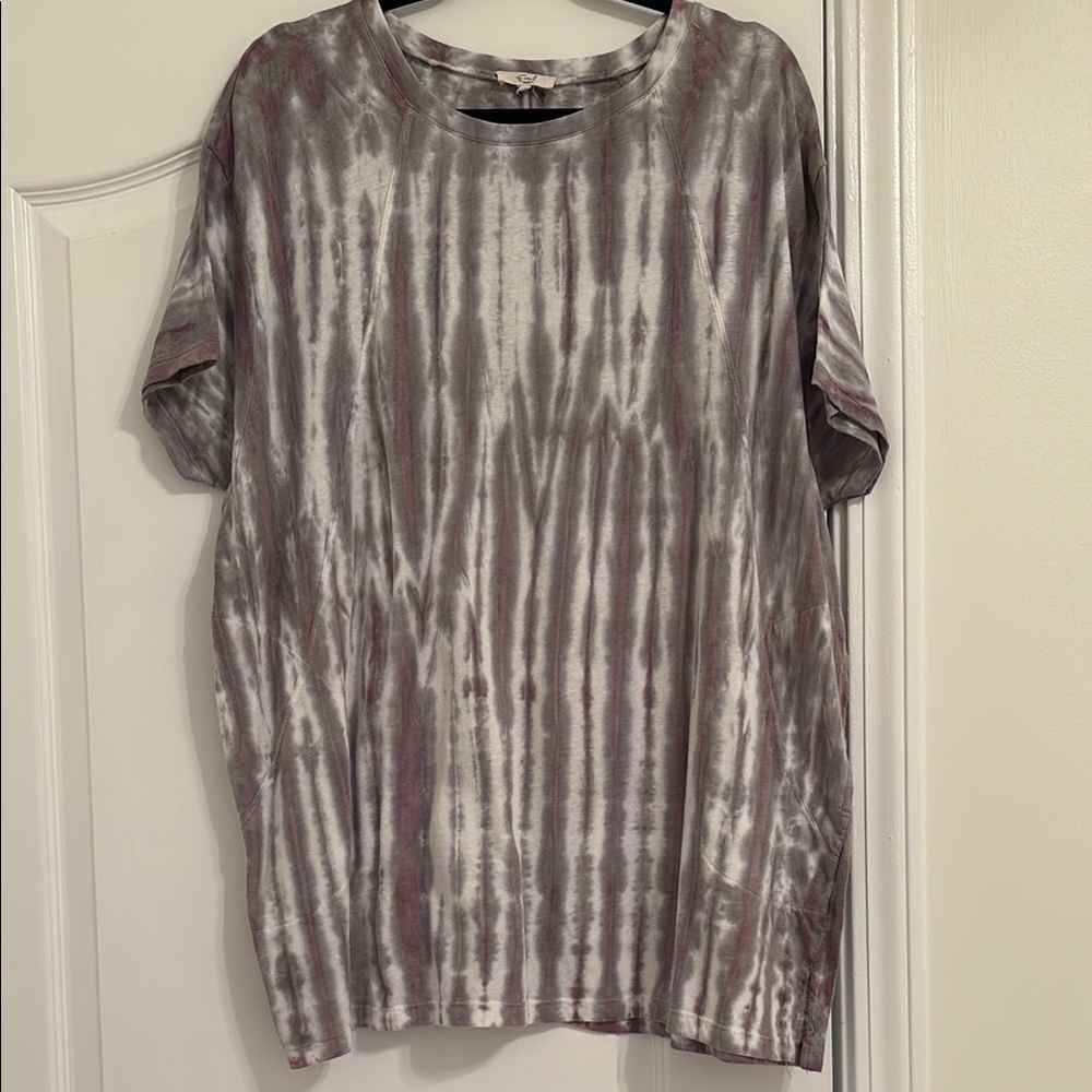 Easel Tie-Dye Short Sleeve Tee with Pockets